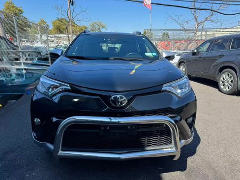 Used 2016 Toyota RAV4 SE image 1