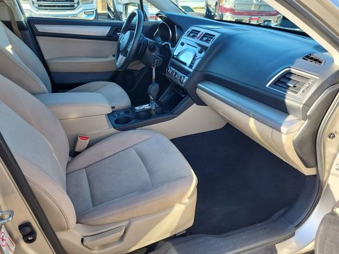 Used 2017 Subaru Outback 2.5i Premium AWD/4WD image 14