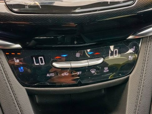 Certified 2025 Cadillac XT6 Premium Luxury w/ Platinum Package image 31