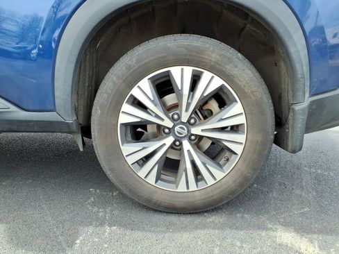 Used 2021 Nissan Rogue SV w/ Premium Package image 22