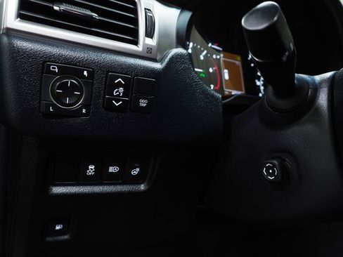 Used 2022 Lexus GX 460 Premium w/ Accessory Package AWD/4WD image 27