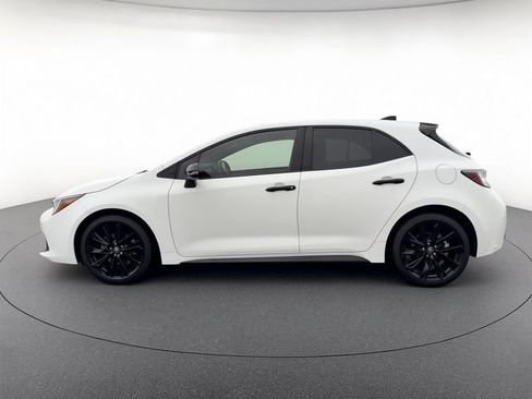 Used 2022 Toyota Corolla SE FWD image 3