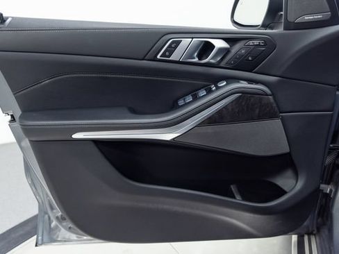 Certified 2025 BMW X7 xDrive40i AWD/4WD image 11