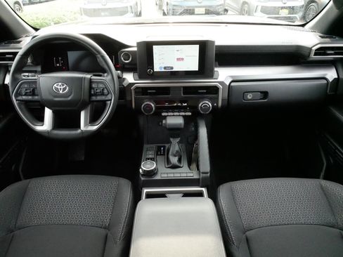 Used 2025 Toyota 4Runner SR5 AWD/4WD image 10