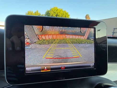 Used 2019 Mercedes-Benz GLC 300 w/ Premium Package image 47