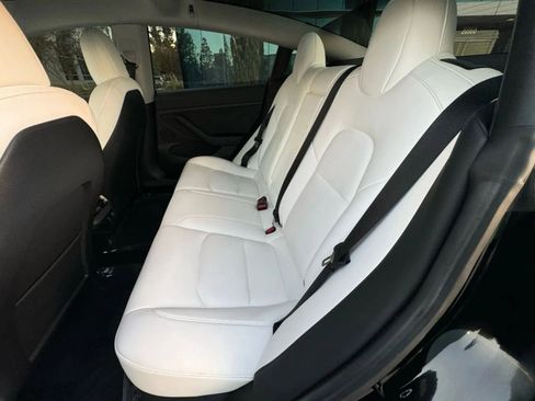 Used 2022 Tesla Model 3 RWD image 12