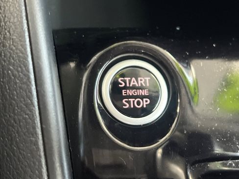 Used 2022 Nissan Kicks S image 19