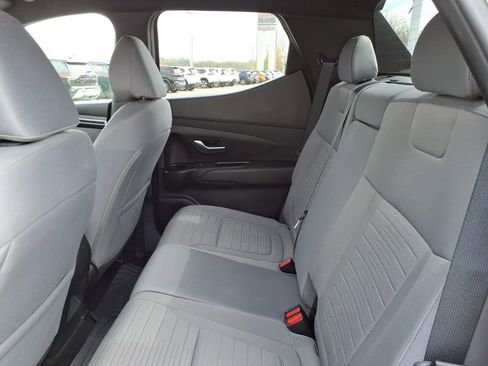 Used 2024 Hyundai Santa Cruz SE FWD image 5