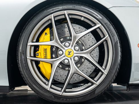 Used 2016 Ferrari F12 Berlinetta RWD image 43