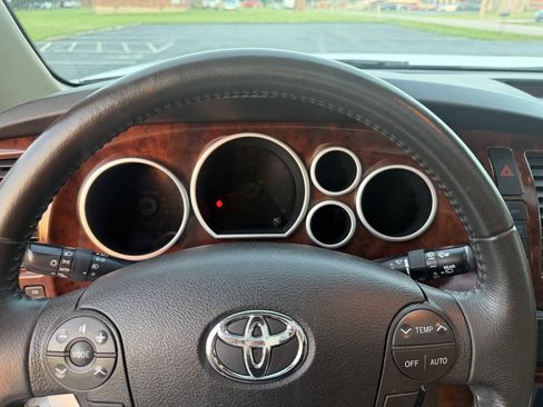 Used 2011 Toyota Sequoia Limited RWD image 37