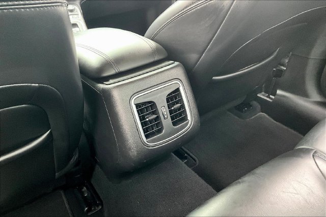 Used 2016 Chrysler 200 C FWD image 10