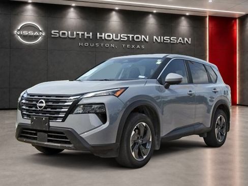 Used 2026 Nissan Rogue SV w/ Cold Weather Package FWD image 2