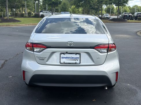 Used 2023 Toyota Corolla LE FWD image 8