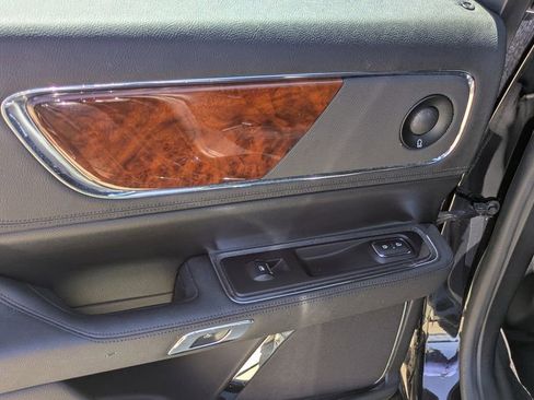 Used 2020 Lincoln Continental Reserve FWD image 13