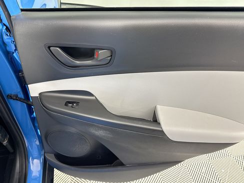 Used 2022 Hyundai Kona SEL image 27