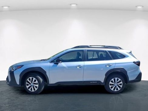 Used 2024 Subaru Outback AWD/4WD image 16