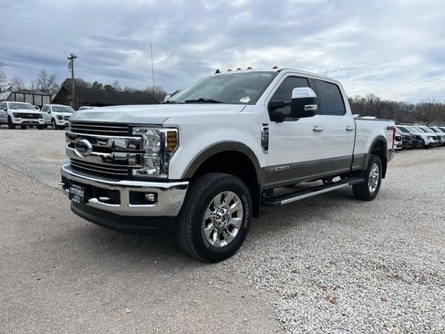 Used 2019 Ford F350 Lariat w/ Chrome Package image 4