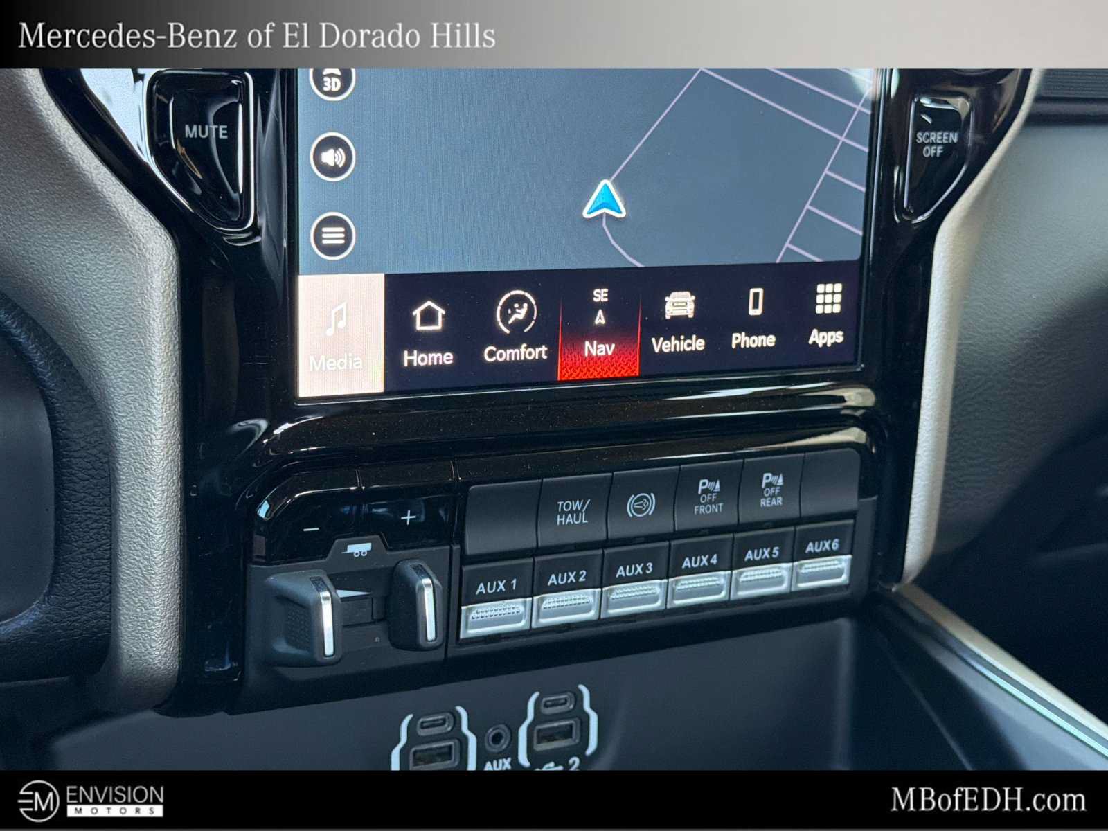 Used 2024 RAM 3500 Laramie w/ Towing Technology Group AWD/4WD image 19