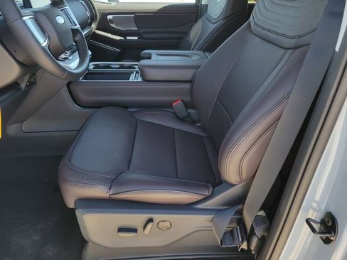 New 2026 Ford Expedition Platinum w/ Platinum Ultimate Package image 6