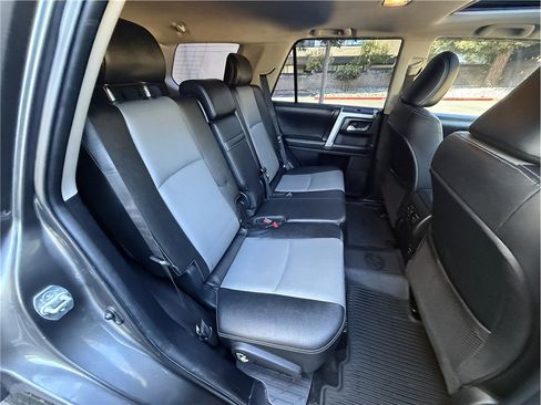 Used 2015 Toyota 4Runner SR5 Premium RWD image 17