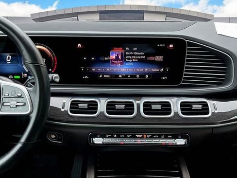 Used 2021 Mercedes-Benz GLS 450 4MATIC image 6