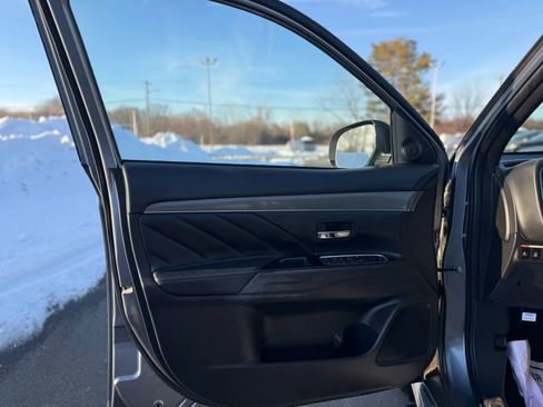 Used 2021 Mitsubishi Outlander SEL image 10