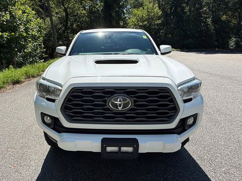 Used 2020 Toyota Tacoma TRD Sport AWD/4WD image 3