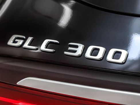 Used 2022 Mercedes-Benz GLC 300 4MATIC image 9