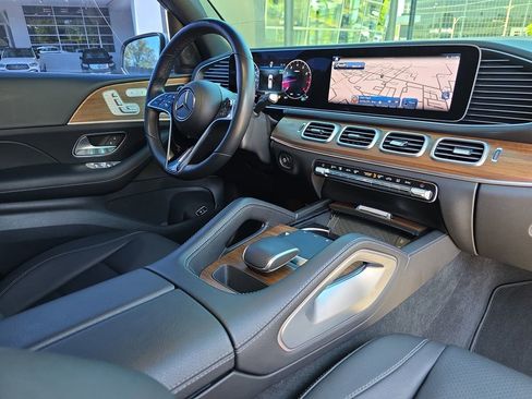 Certified 2025 Mercedes-Benz GLE 350 4MATIC w/ Driver Assistance Package image 17
