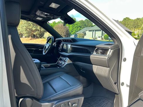 Used 2024 GMC Yukon Denali AWD/4WD image 41