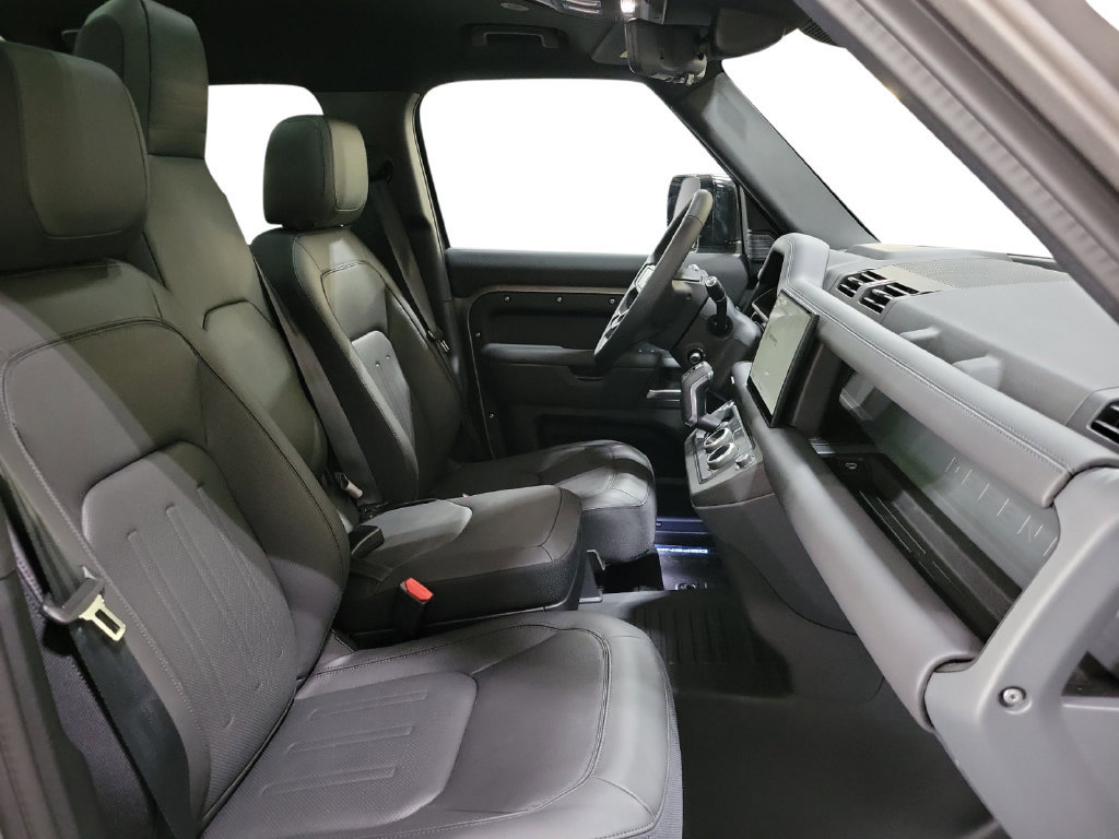 Certified 2024 Land Rover Defender 110 X AWD/4WD image 29