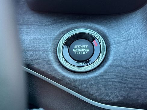 Used 2022 Jeep Grand Cherokee L Limited image 24