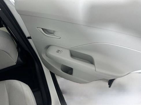 Used 2025 Hyundai Kona SEL FWD image 27