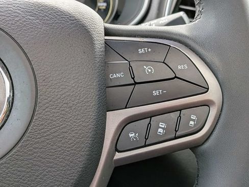 Used 2022 Jeep Cherokee Limited AWD/4WD image 27