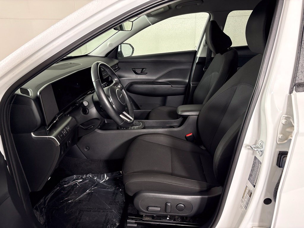 Used 2025 Hyundai Kona SEL FWD image 26