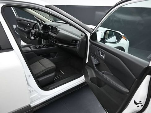 Used 2024 Nissan Rogue SV FWD image 35