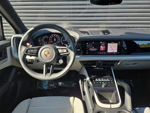 New 2026 Porsche Cayenne image 8
