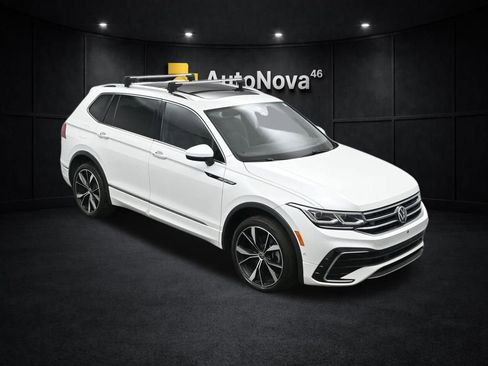 Used 2022 Volkswagen Tiguan SEL R-Line image 50