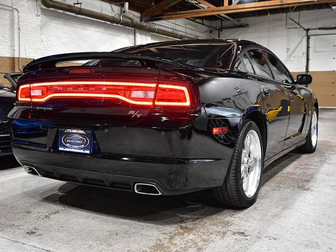 Used 2013 Dodge Charger R/T RWD image 6
