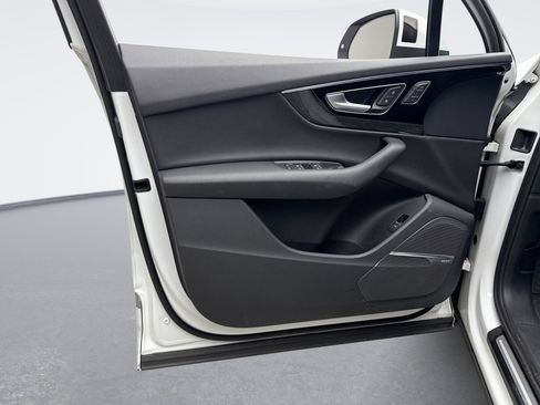 Used 2018 Audi Q7 3.0T Premium Plus image 9