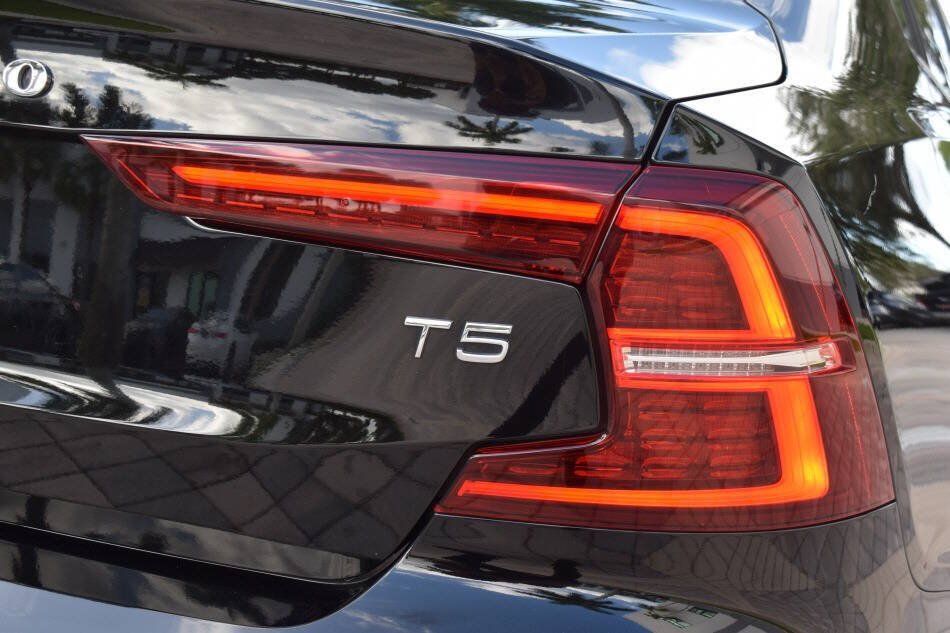 Used 2019 Volvo S60 T5 Momentum w/ Premium Package FWD image 37