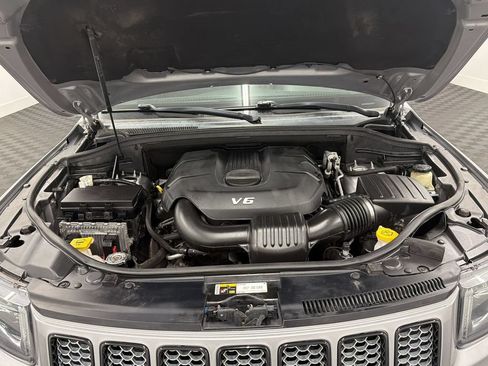 Used 2014 Jeep Grand Cherokee Altitude AWD/4WD image 31