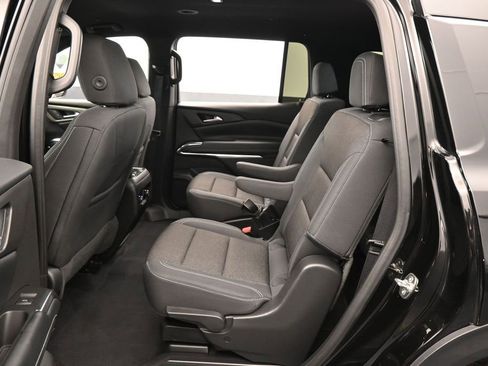 Used 2025 Chevrolet Traverse LT FWD image 30