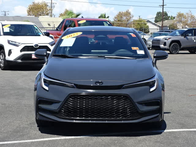 Certified 2025 Toyota Corolla SE w/ Convenience Package FWD image 3