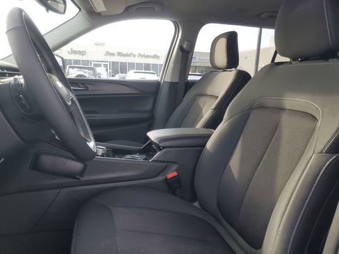 Used 2023 Jeep Grand Cherokee L Laredo w/ Luxury Tech Group I image 26