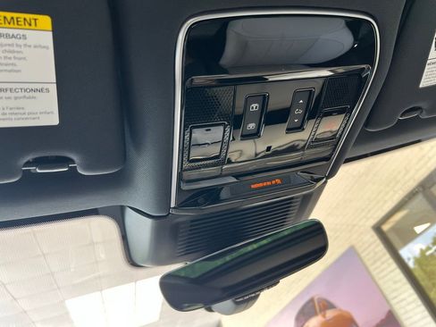 Used 2025 Land Rover Range Rover Sport Dynamic SE AWD/4WD image 15