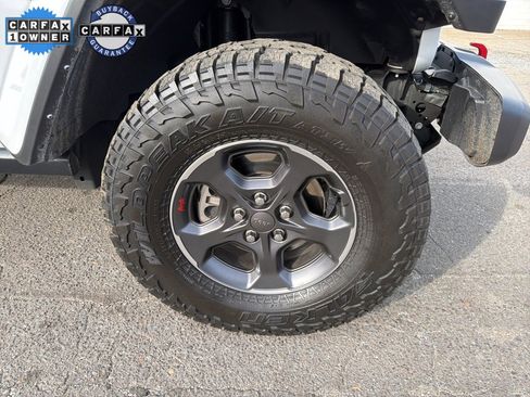 Used 2023 Jeep Gladiator Rubicon w/ Cold Weather Group image 9