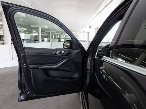 Used 2023 BMW X5 xDrive40i AWD/4WD image 13