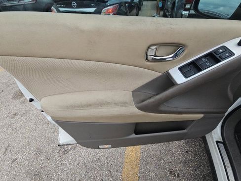 Used 2012 Nissan Murano S image 12