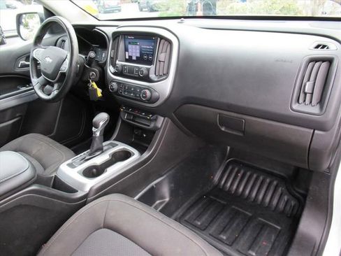 Used 2022 Chevrolet Colorado LT w/ Fleet Safety Package image 11